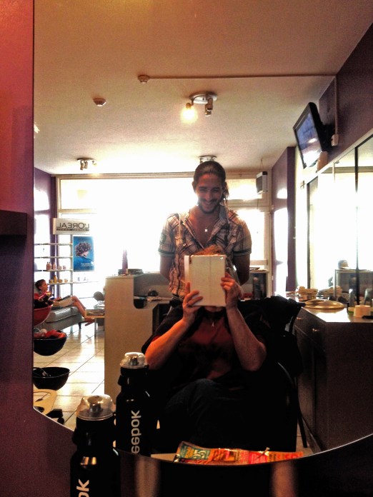 Bra med iPad, man kan gömma sig och ta kort samtidigt.